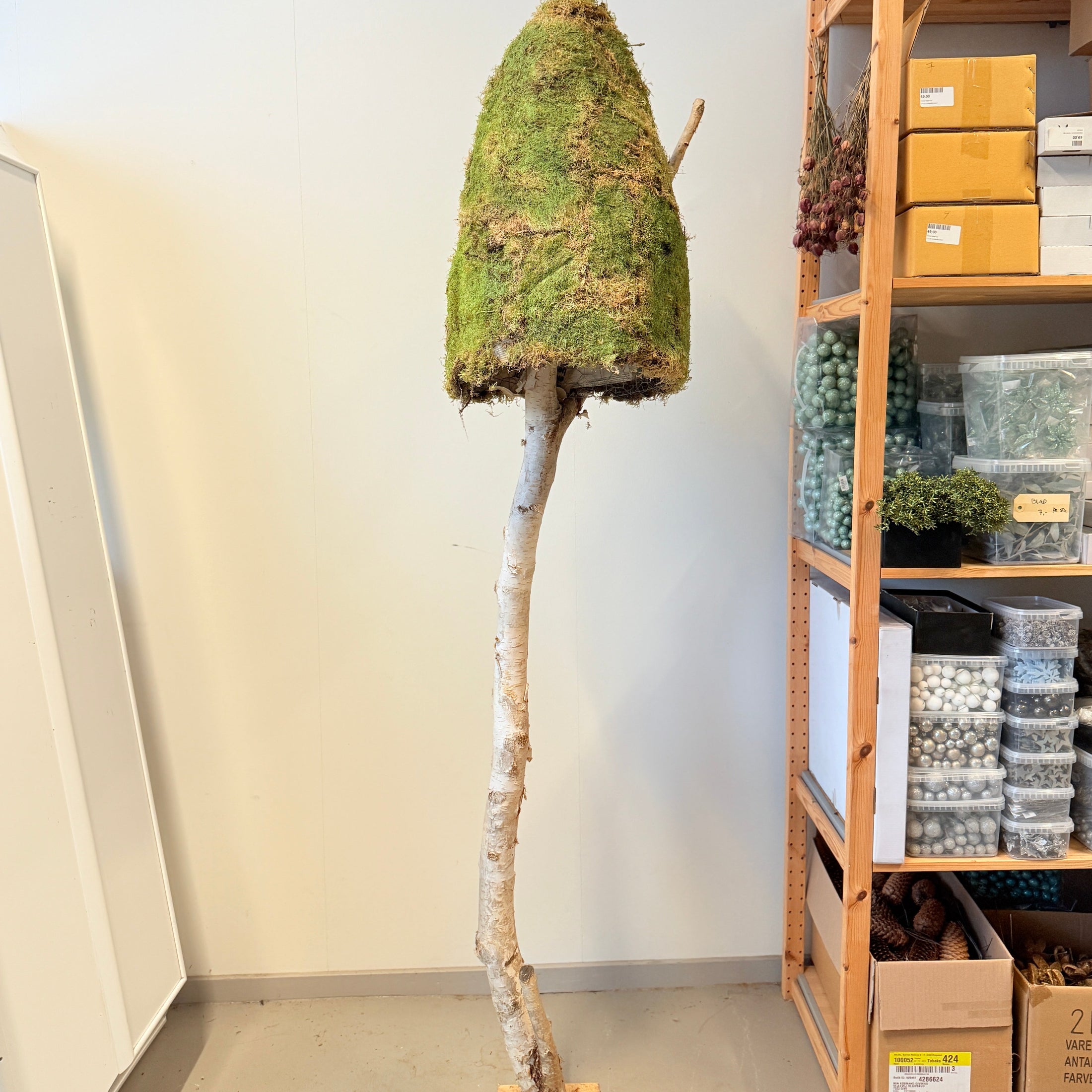 Mos/Birk skulptur – 200 cm høj