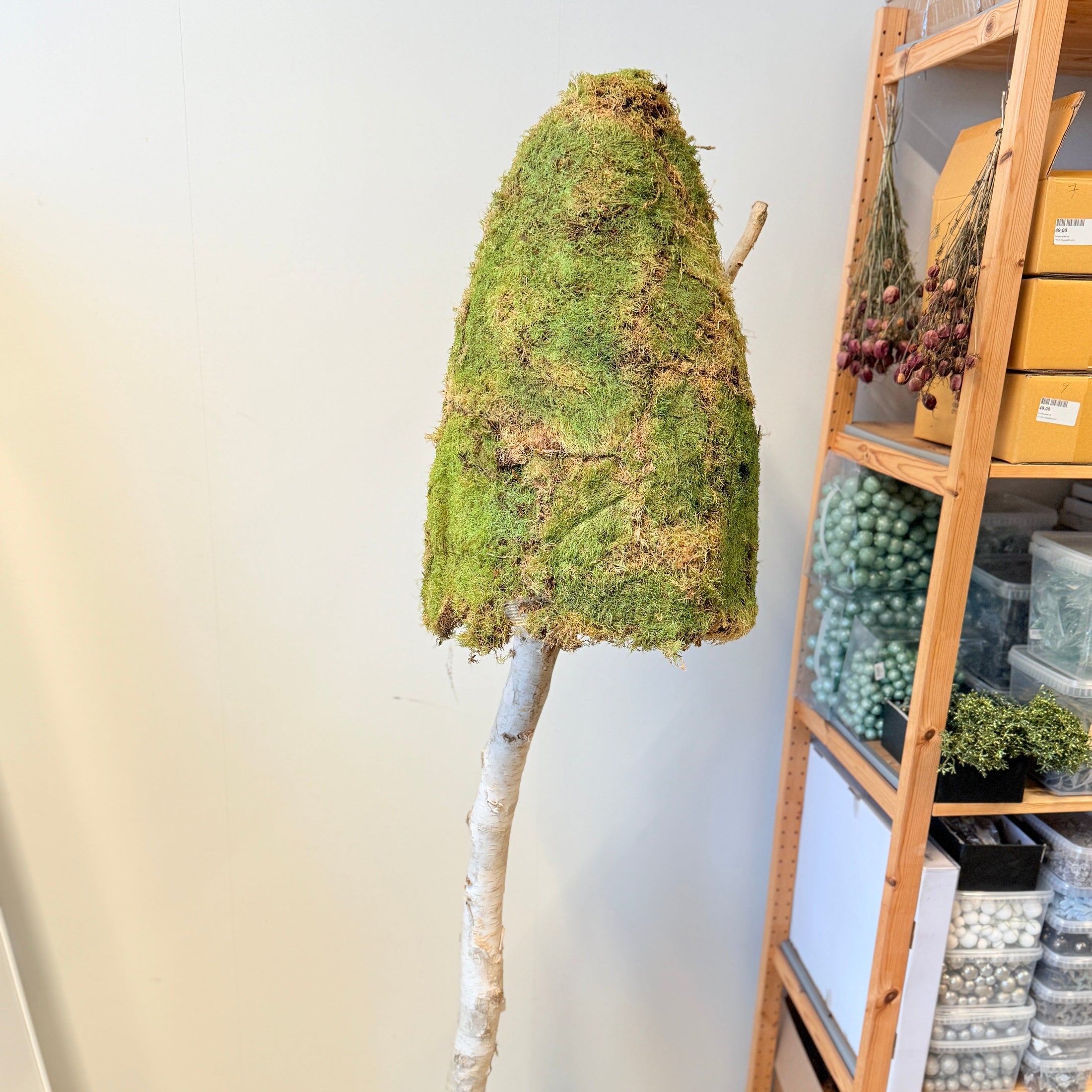 Mos/Birk skulptur – 200 cm høj